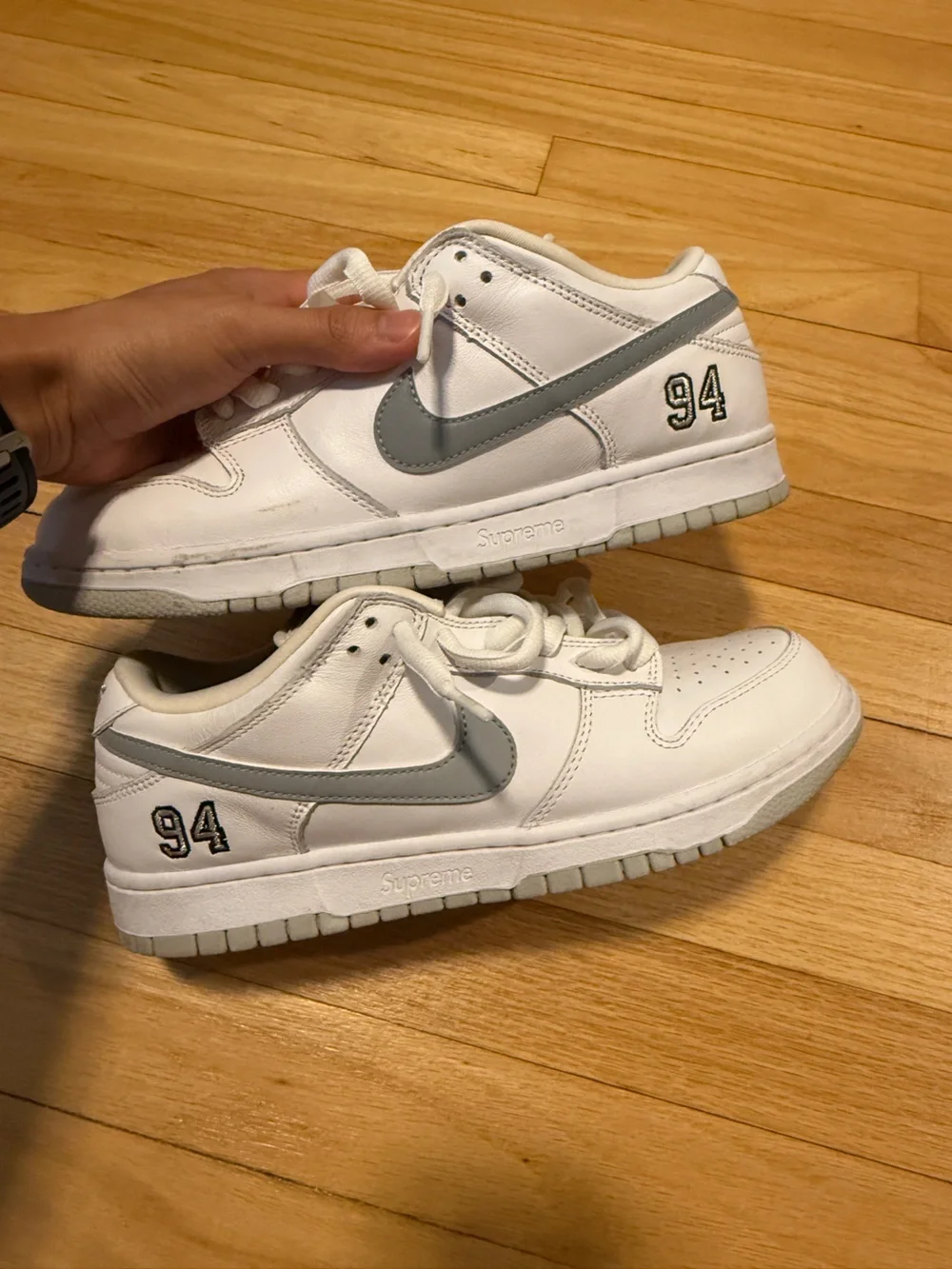 White Supreme Nike sb dunk